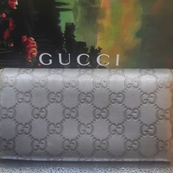 RARE☘️GUCCI GG SILVER METALLIC Leather Wallet.-Snap closer is broken. Very Clean - Picture 7 of 11